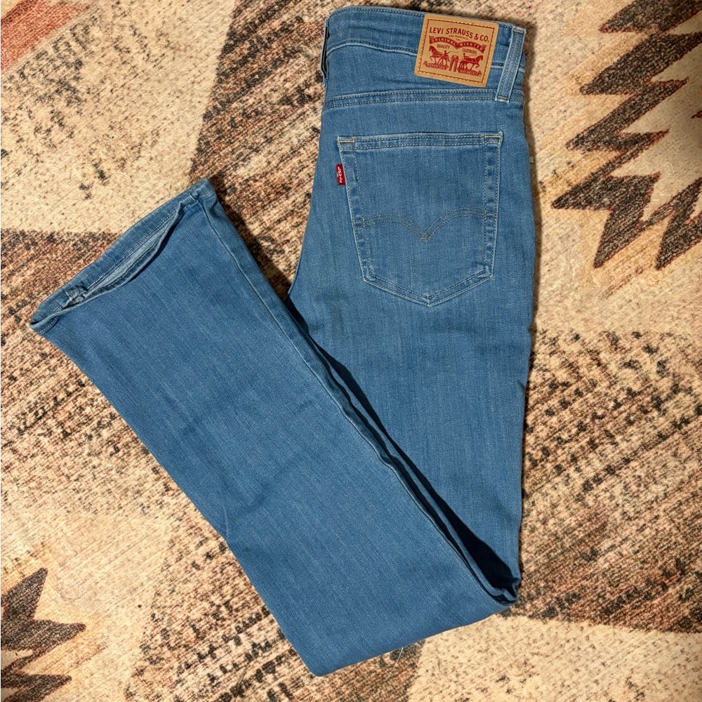 Levi’s 725 High Rise Bootcut Jeans